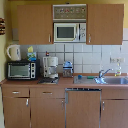 Casa vacanze Cozy Bungalow In With Terrace Ostseebad Kühlungsborn